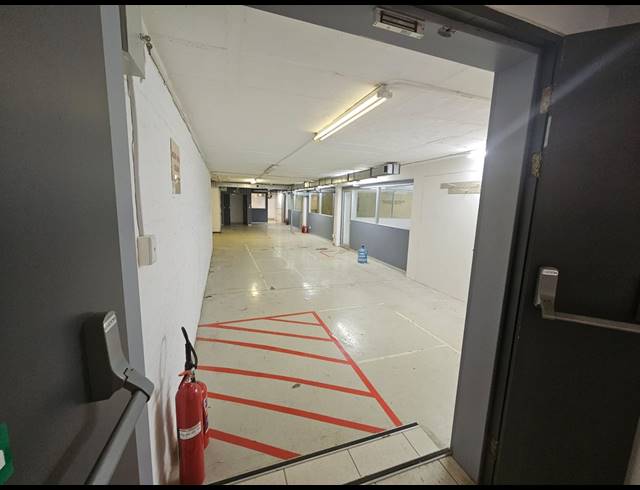 1,510M² WAREHOUSE TO LET IN PAARDEN EILAND